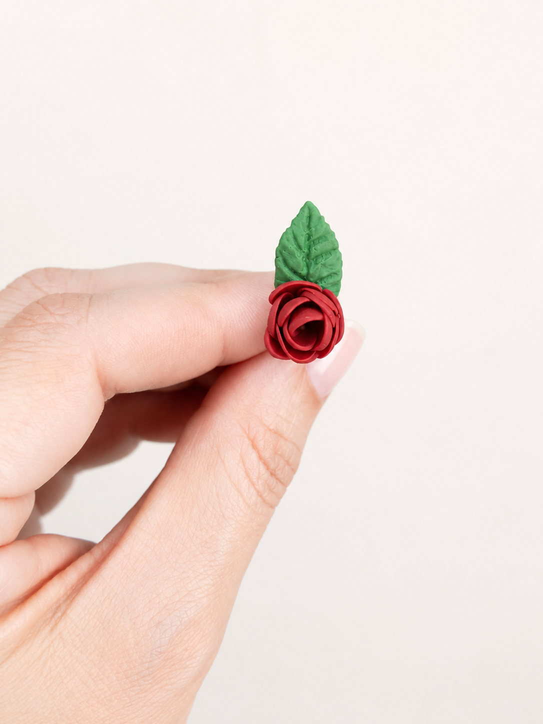 1 crimson red rose
